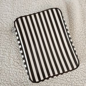 Henri Bendel Cosmetic Brush Travel Case